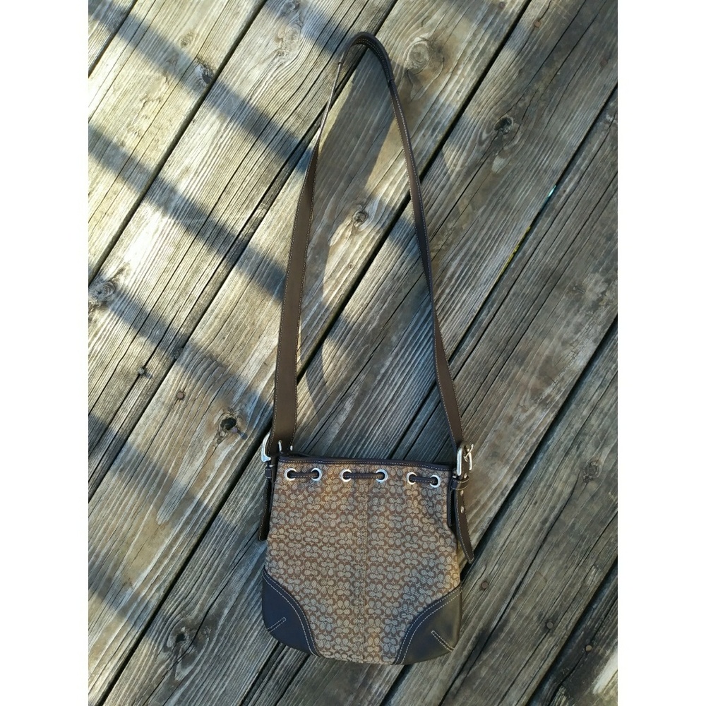 Coach Signature Drawstring Crossbody! - Picture 2 of 3